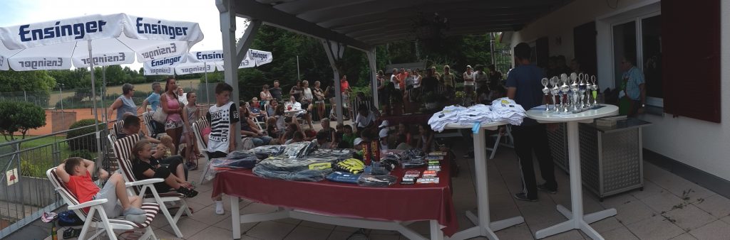 Siegerehrung bei den Jugendclubmeisterschaften des TC Ottmarsheim